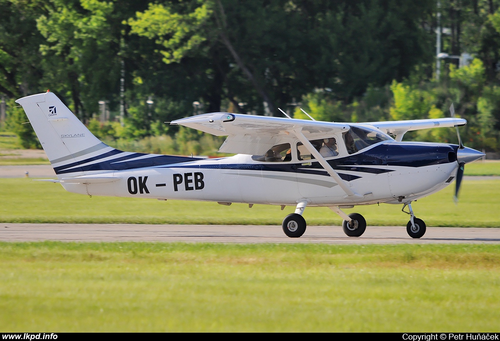 Aeropartner – Cessna 182P Skylane OK-PEB