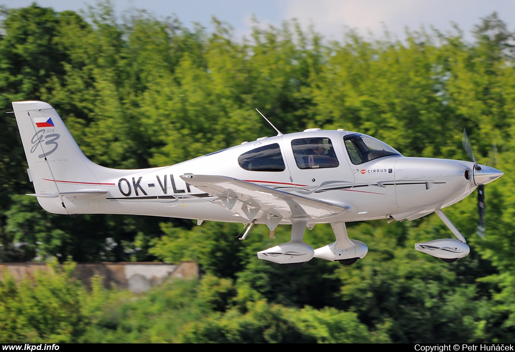 Private/Soukrom – Cirrus SR22-GTS OK-VLP