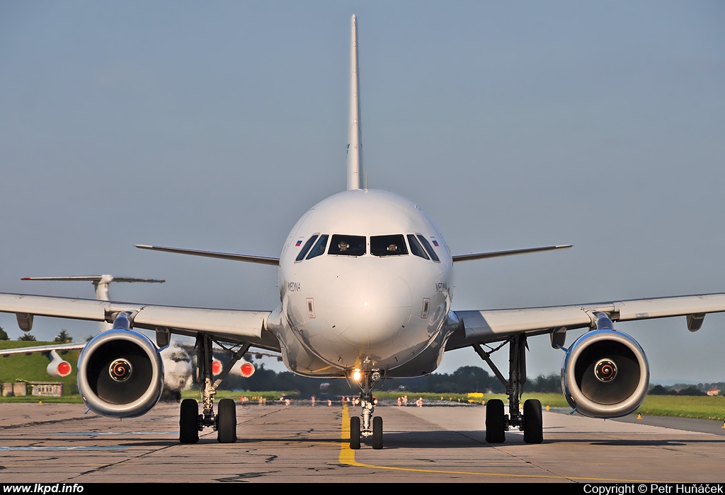 Kolavia – Airbus A320-232 TC-KLB