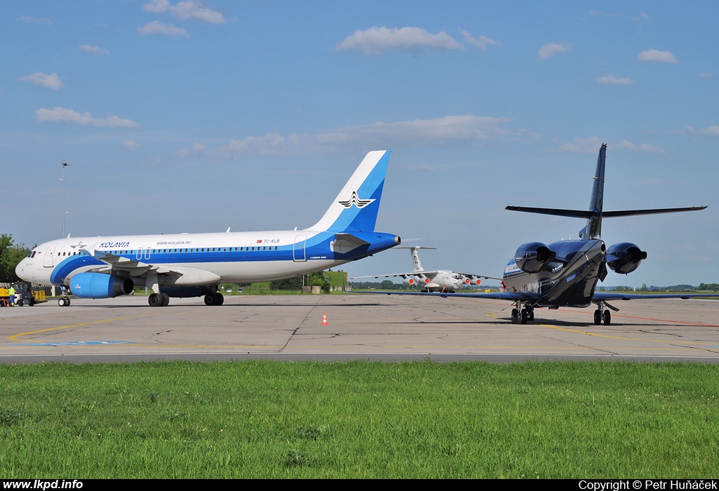 Kolavia – Airbus A320-232 TC-KLB