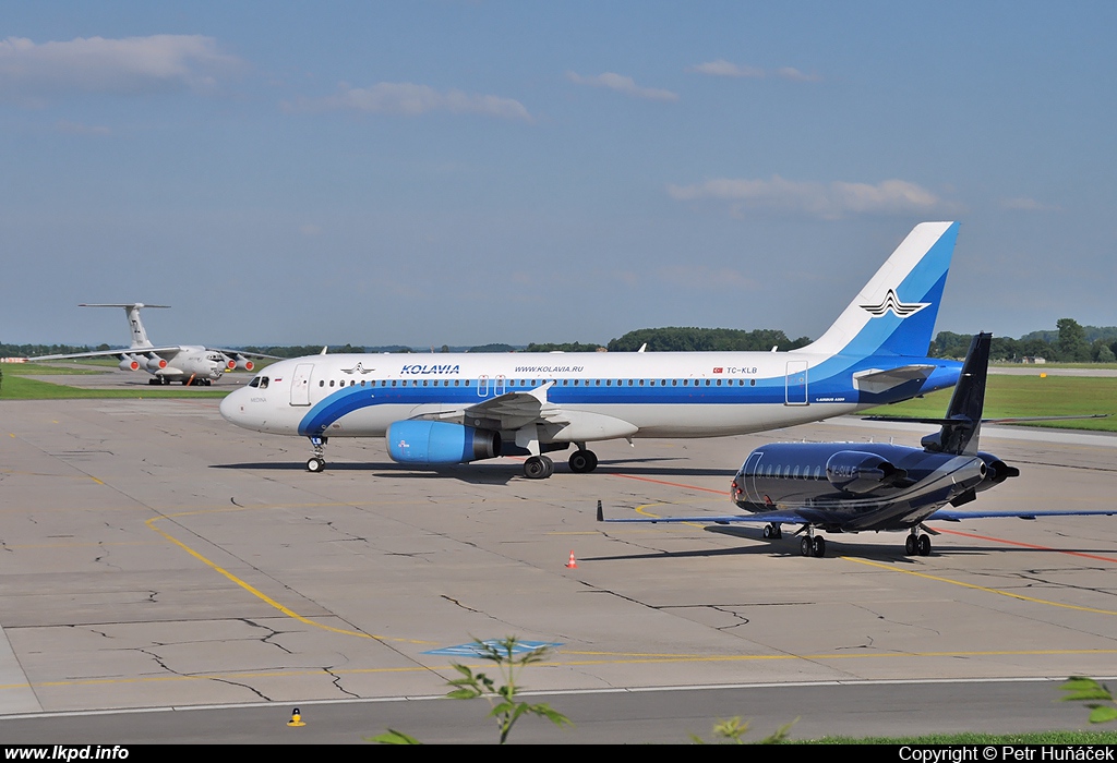 Kolavia – Airbus A320-232 TC-KLB