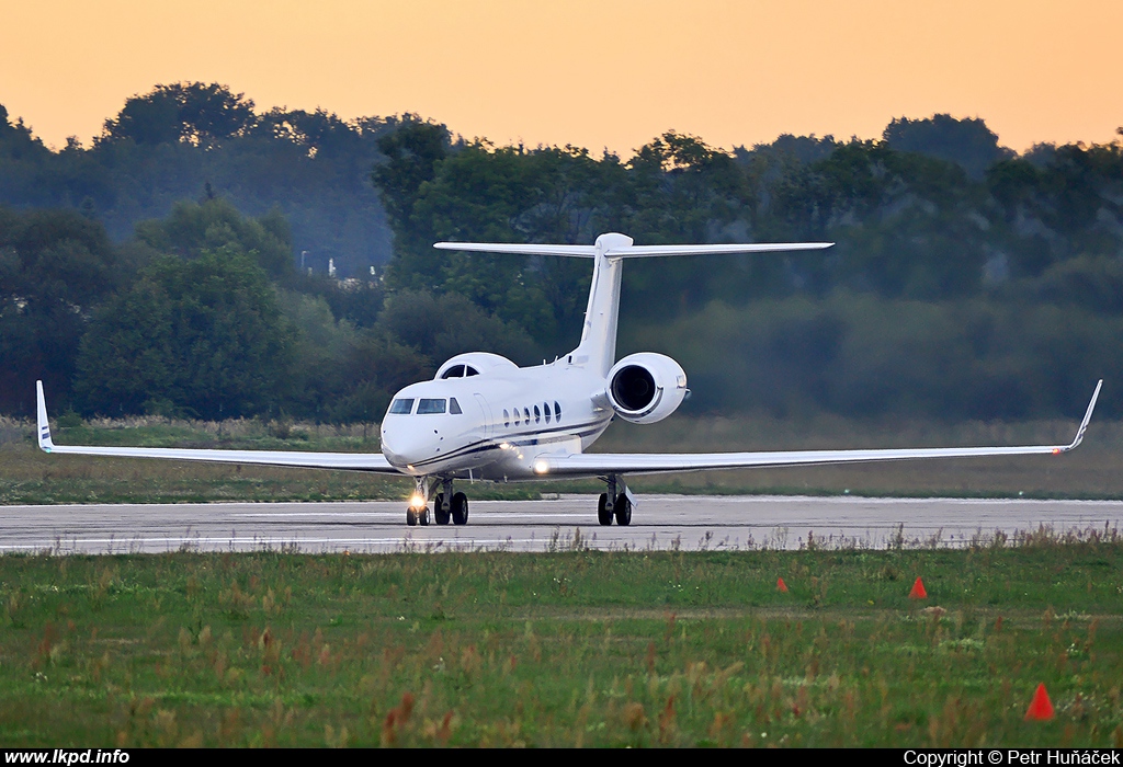 JFI Jets Russia – Gulfstream G-V N33XE