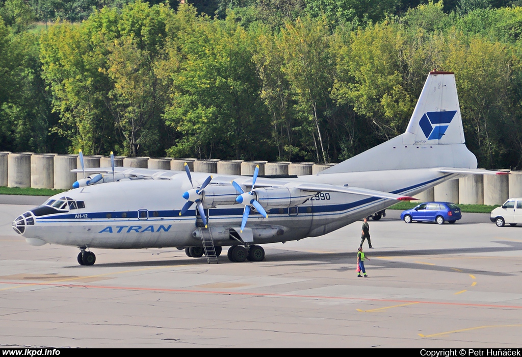 Atran – Antonov AN-12B RA-12990