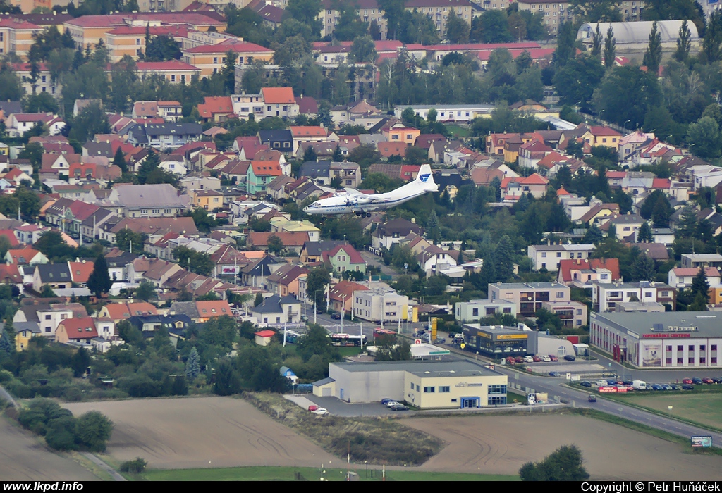 Atran – Antonov AN-12B RA-12990