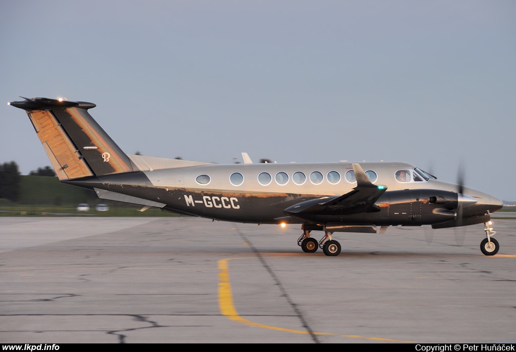 Private/Soukrom – Beech 350 M-GCCC