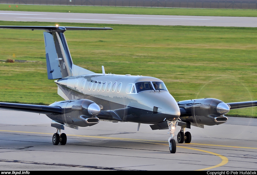 Private/Soukrom – Beech 350 M-GCCC