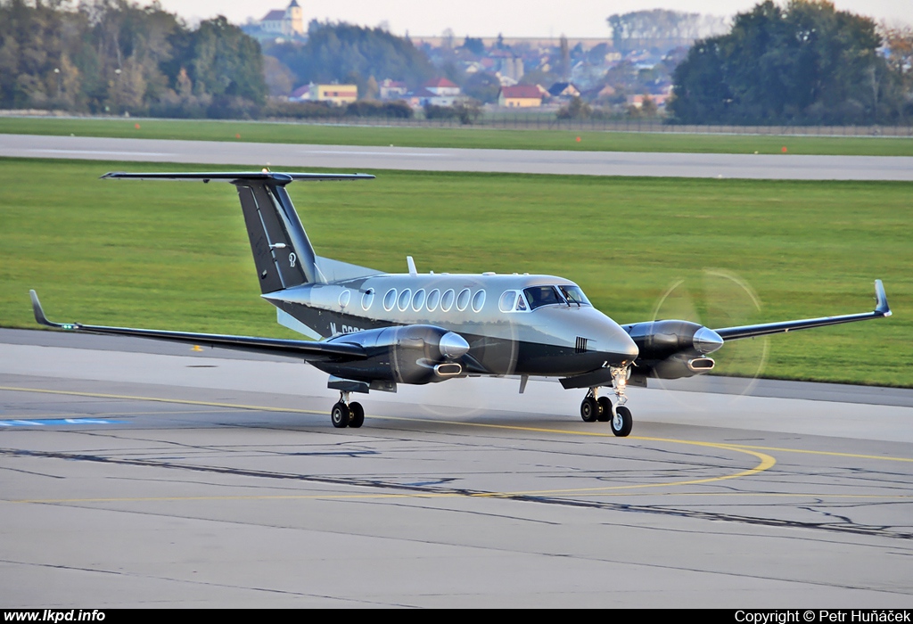 Private/Soukrom – Beech 350 M-GCCC