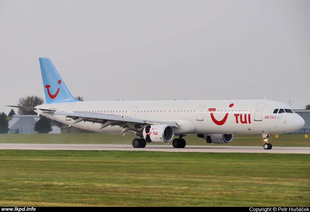 Metrojet – Airbus A321-211 EI-FBV