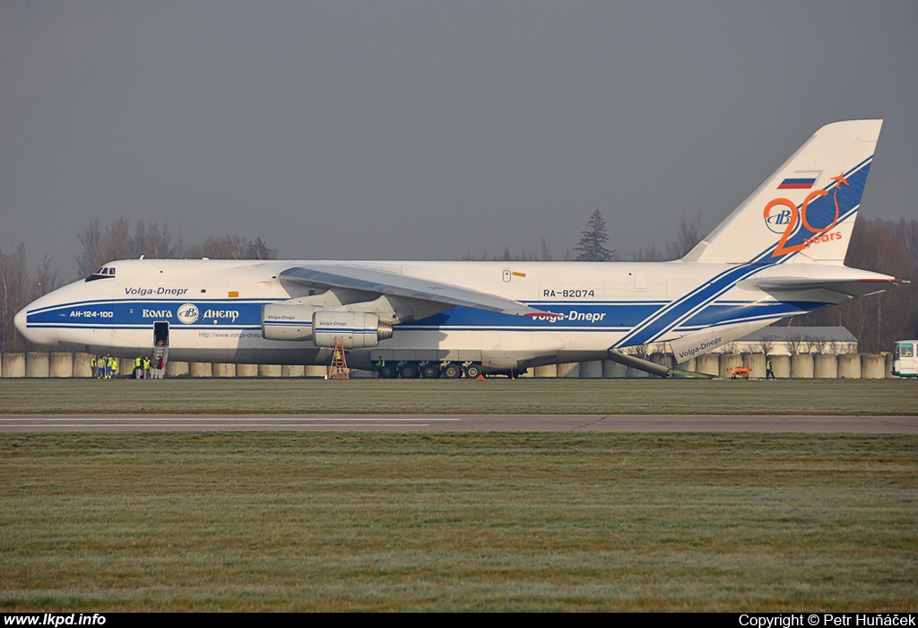 Volga-Dnepr Airlines – Antonov AN-124-100 RA-82074