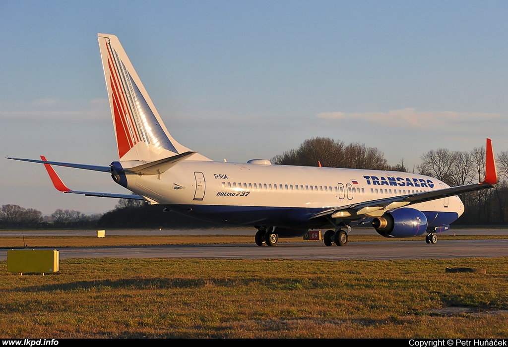 Transaero Airlines – Boeing B737-86J EI-RUA