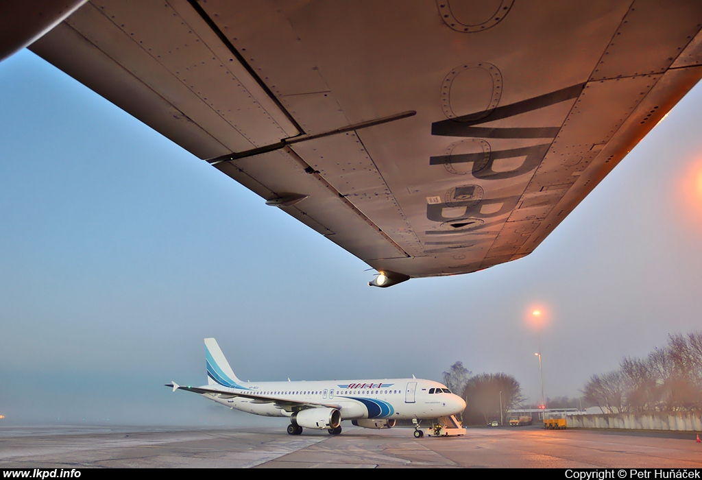 Transaero Airlines – Boeing B737-524 VP-BYN