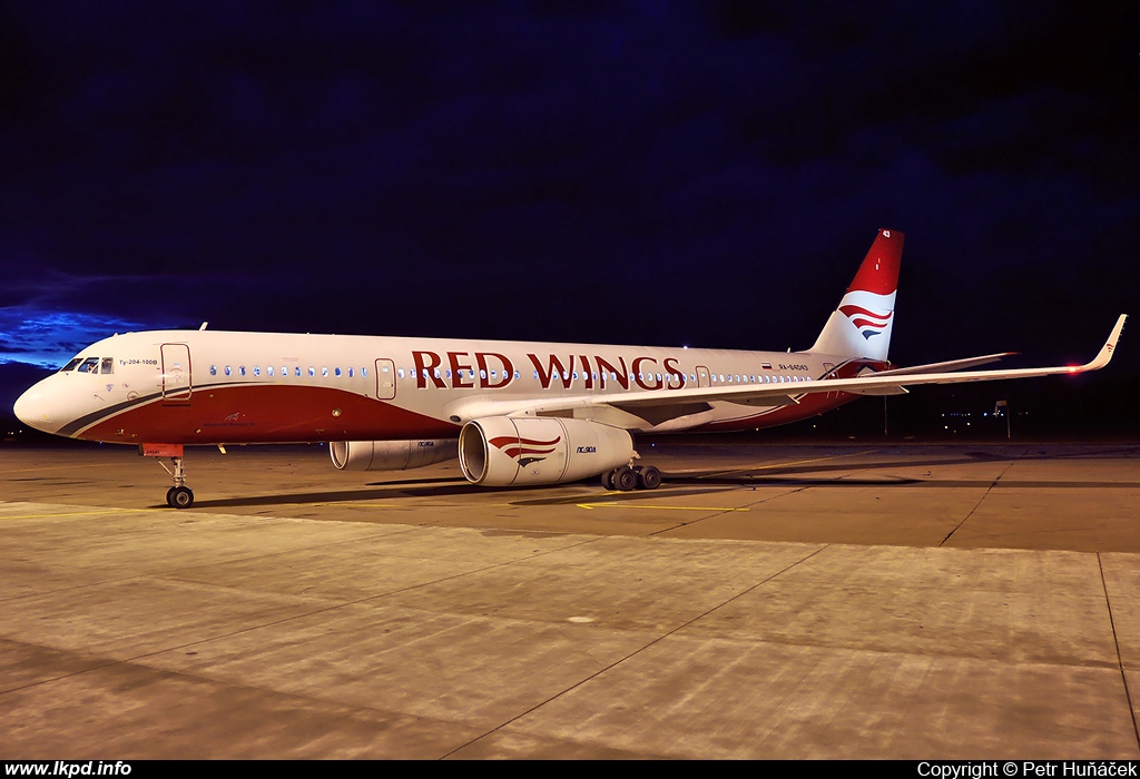 Red Wings – Tupolev TU-204-100V RA-64043