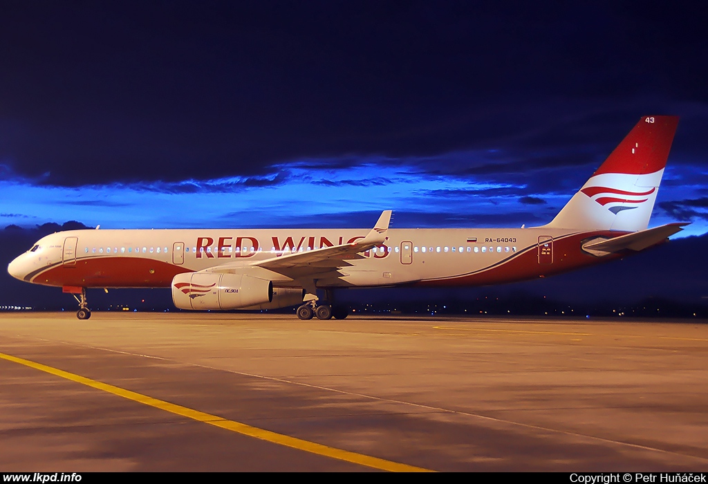 Red Wings – Tupolev TU-204-100V RA-64043