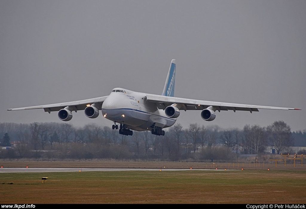 Antonov Design Bureau – Antonov AN-124-100 UR-82007