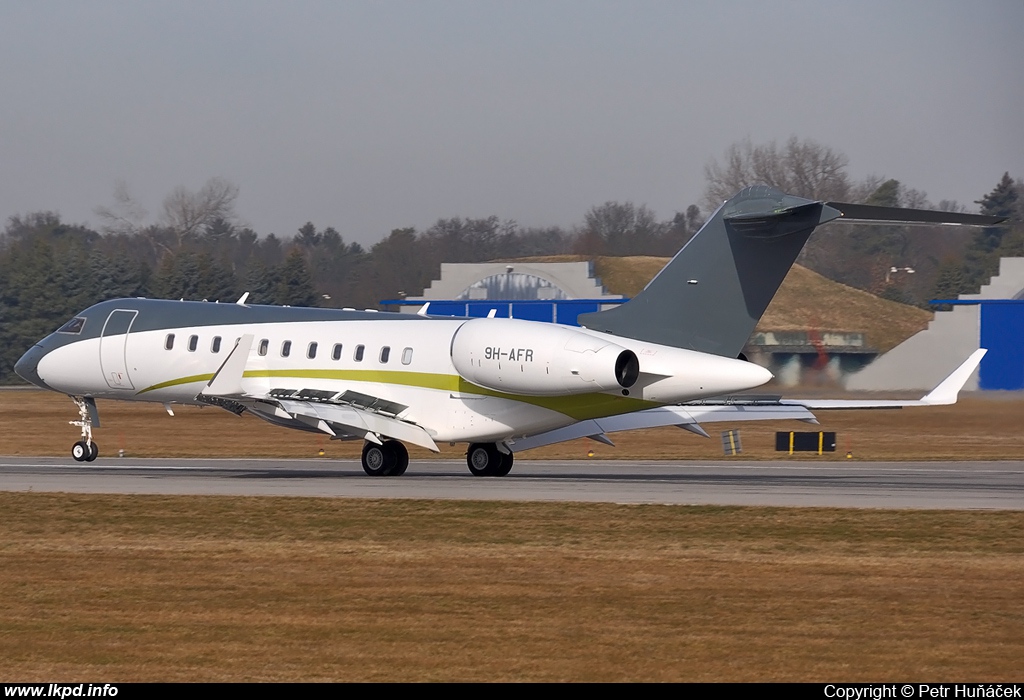 Comlux Aviation – Bombardier BD700-1A11 Global 5000 9H-AFR