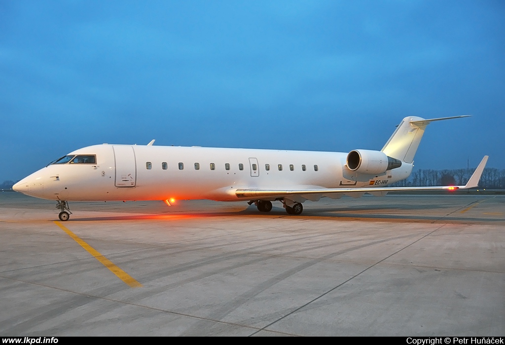 Air Nostrum (Iberia Regional) – Canadair CL-600-2B19 Regional Jet CRJ-200ER EC-HHI