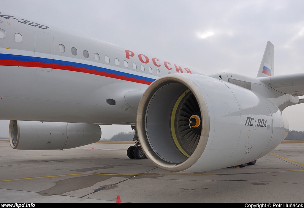 Rossia – Tupolev TU-204-300 RA-64057