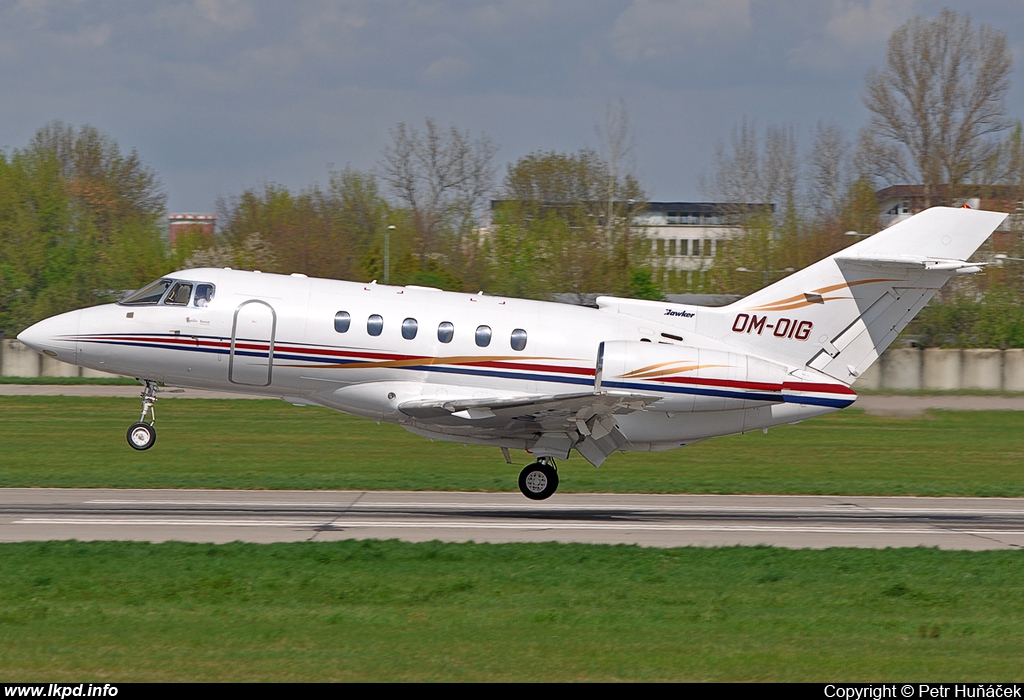 Tatra Jet – Raytheon Hawker 800XP OM-OIG