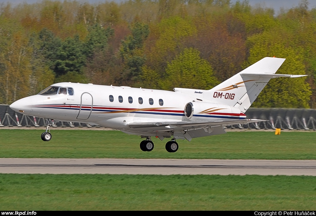 Tatra Jet – Raytheon Hawker 800XP OM-OIG