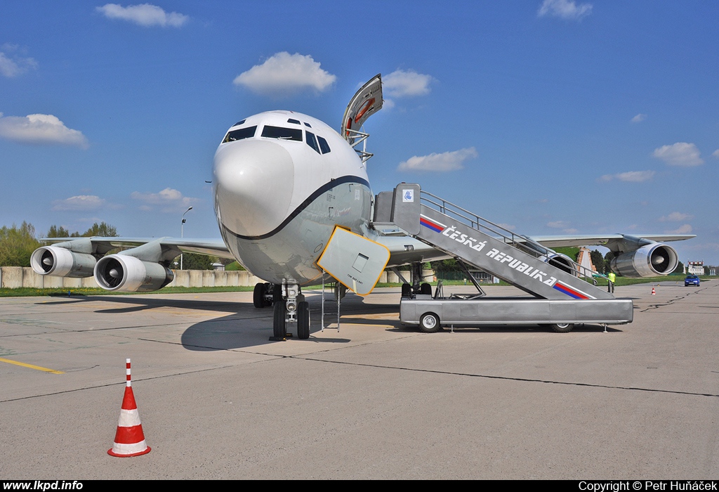 USAF – Boeing OC-135B (B717-158) 61-2672