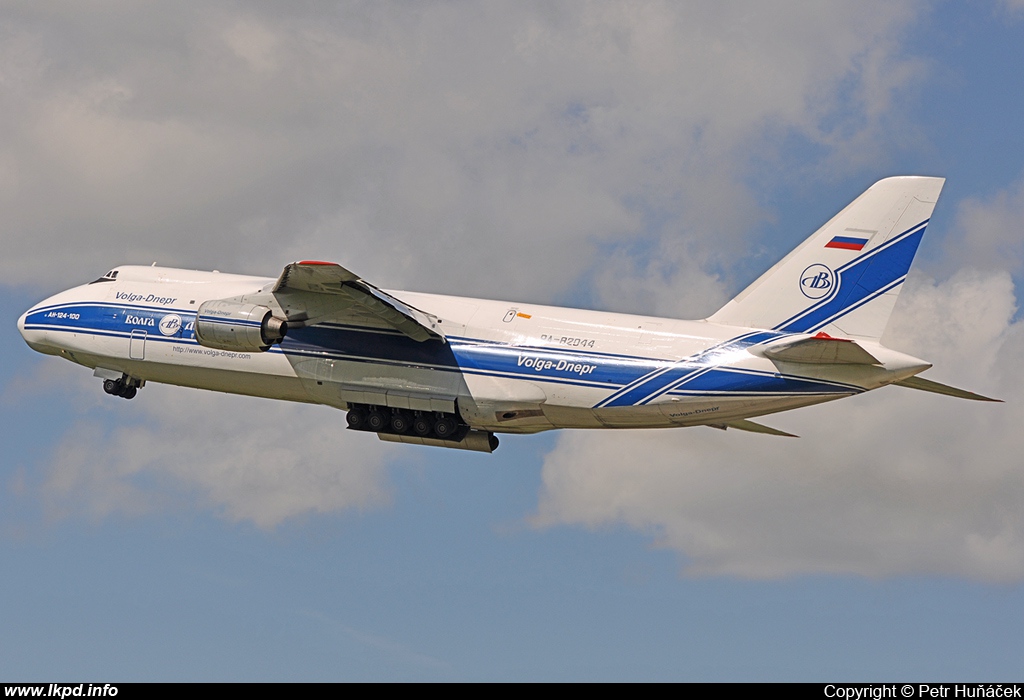 Volga-Dnepr Airlines – Antonov AN-124-100 RA-82044