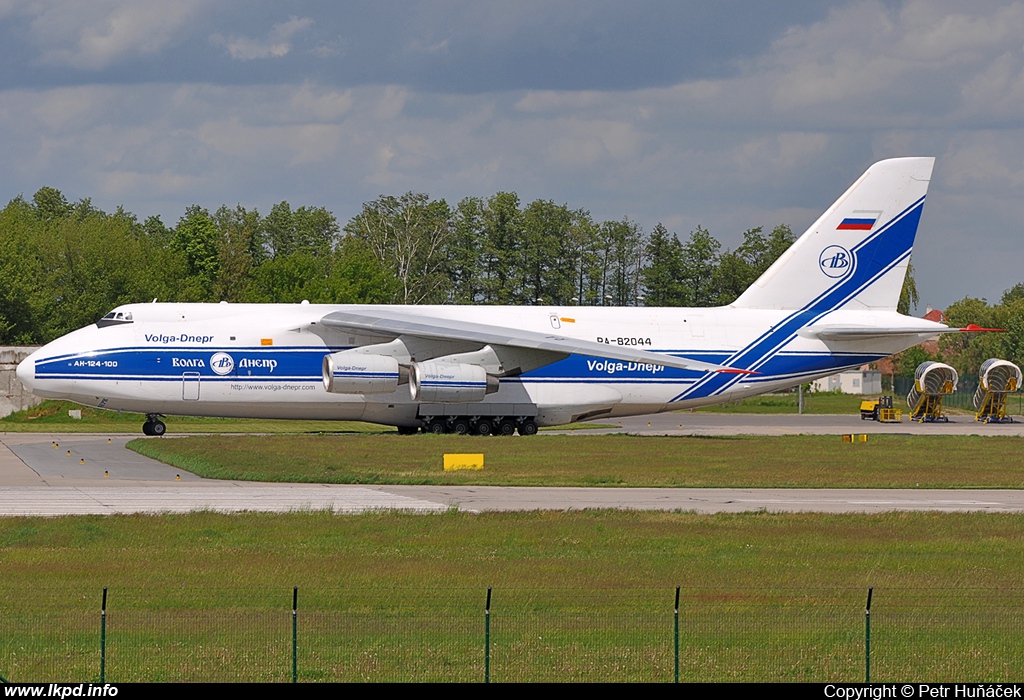 Volga-Dnepr Airlines – Antonov AN-124-100 RA-82044