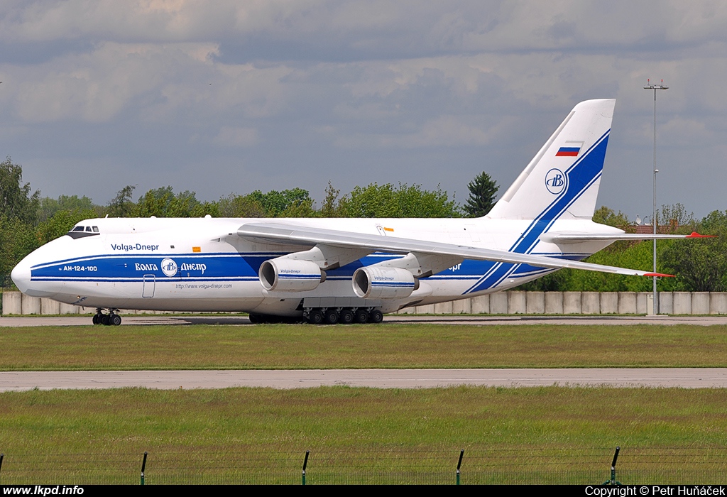 Volga-Dnepr Airlines – Antonov AN-124-100 RA-82044