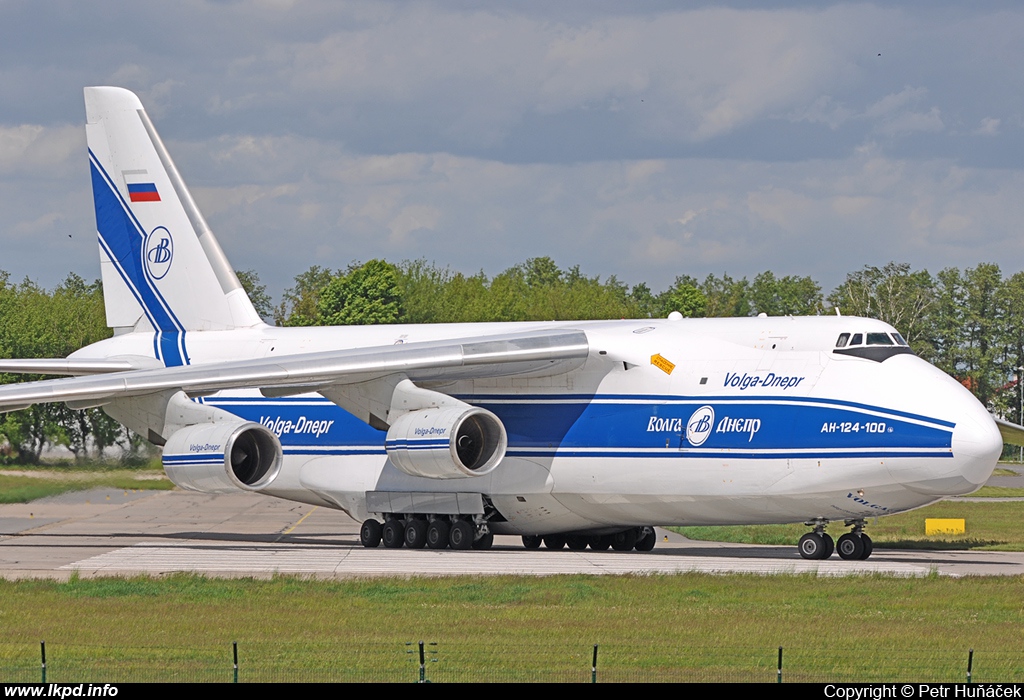 Volga-Dnepr Airlines – Antonov AN-124-100 RA-82044