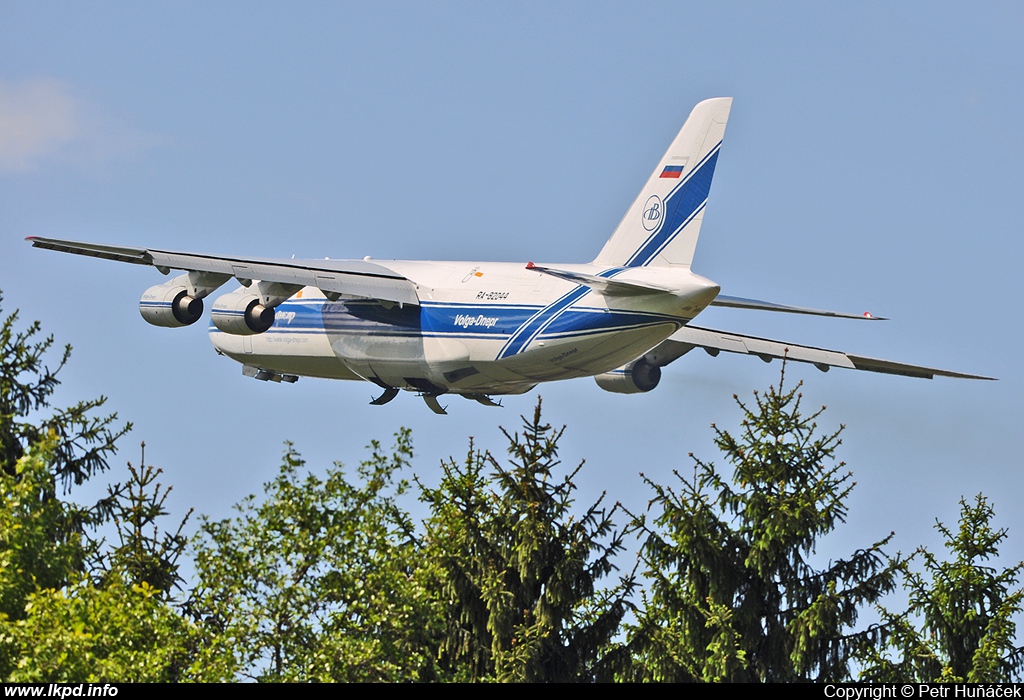 Volga-Dnepr Airlines – Antonov AN-124-100 RA-82044