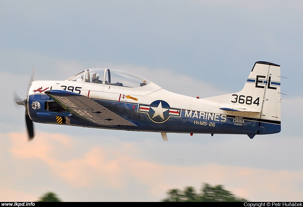 Private/Soukrom – North American T-28A N2800G