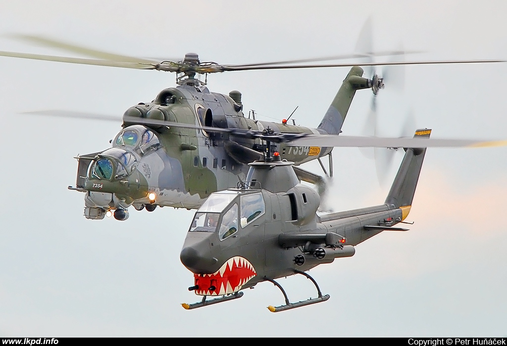 Heli Czech – Bell AH-1P Cobra (209) OK-AHC