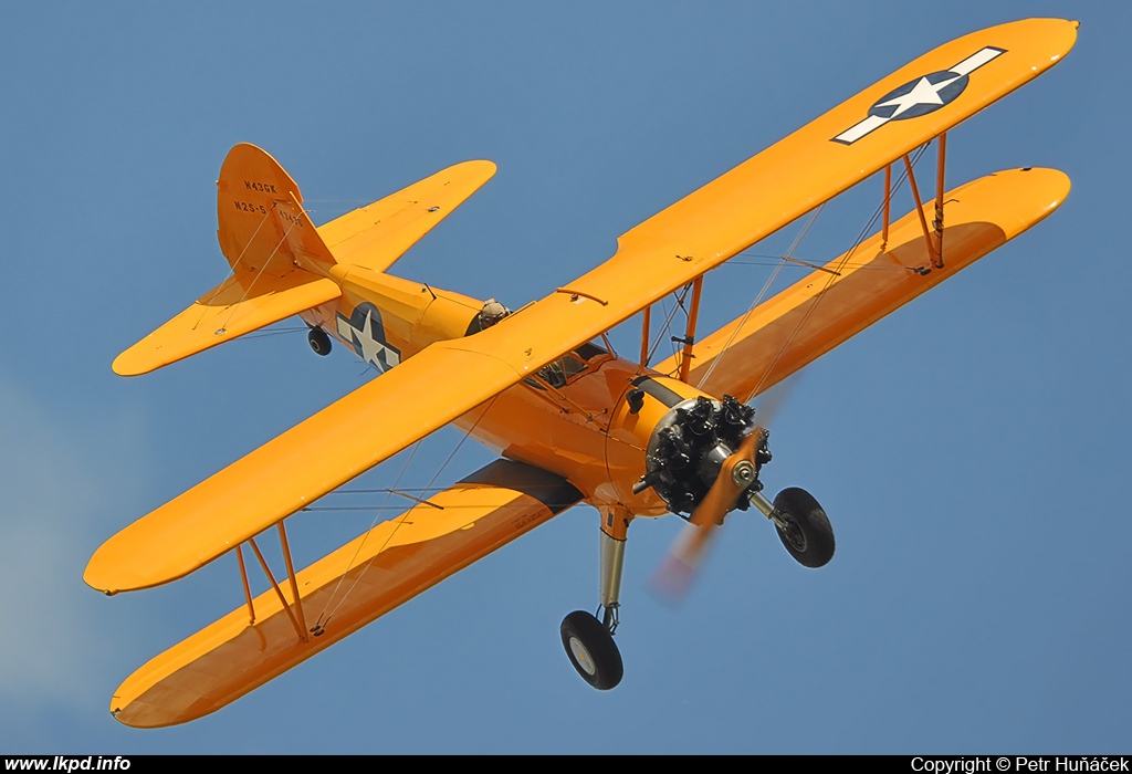 Private/Soukrom – Boeing N2S-5 Kaydet (E75) N43GK