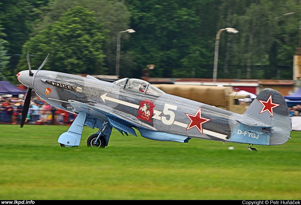 Private/Soukrom – Yakovlev YAK-3UA D-FYGJ