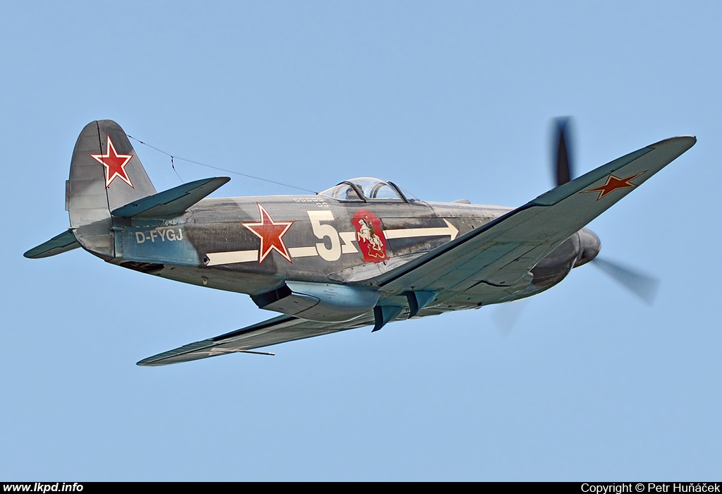 Private/Soukrom – Yakovlev YAK-3UA D-FYGJ