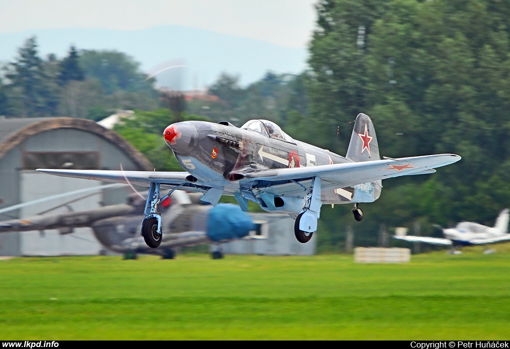 Private/Soukrom – Yakovlev YAK-3UA D-FYGJ