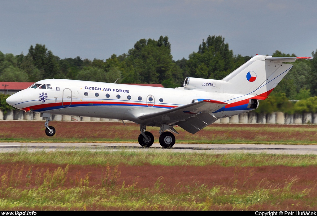 Czech Air Force – Yakovlev YAK-40 0260