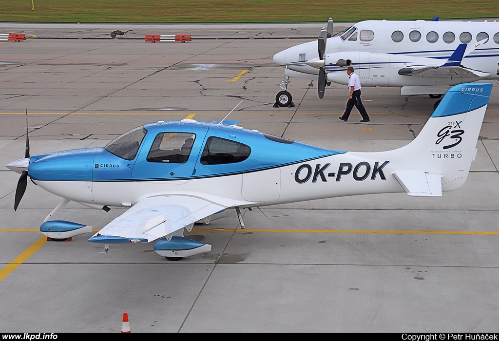 Private/Soukrom – Cirrus SR22 T OK-POK