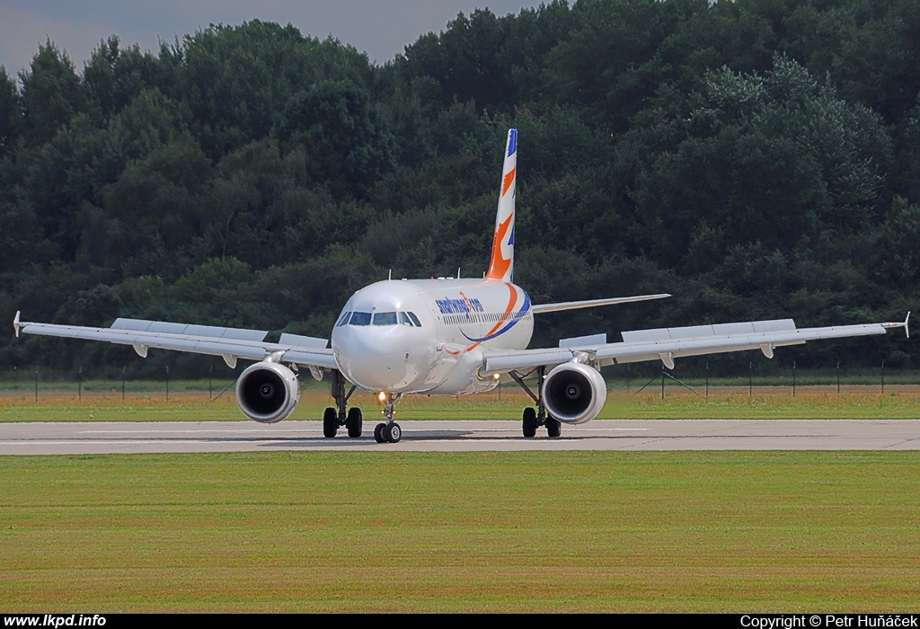 Smart Wings – Airbus A320-214 OK-HCB