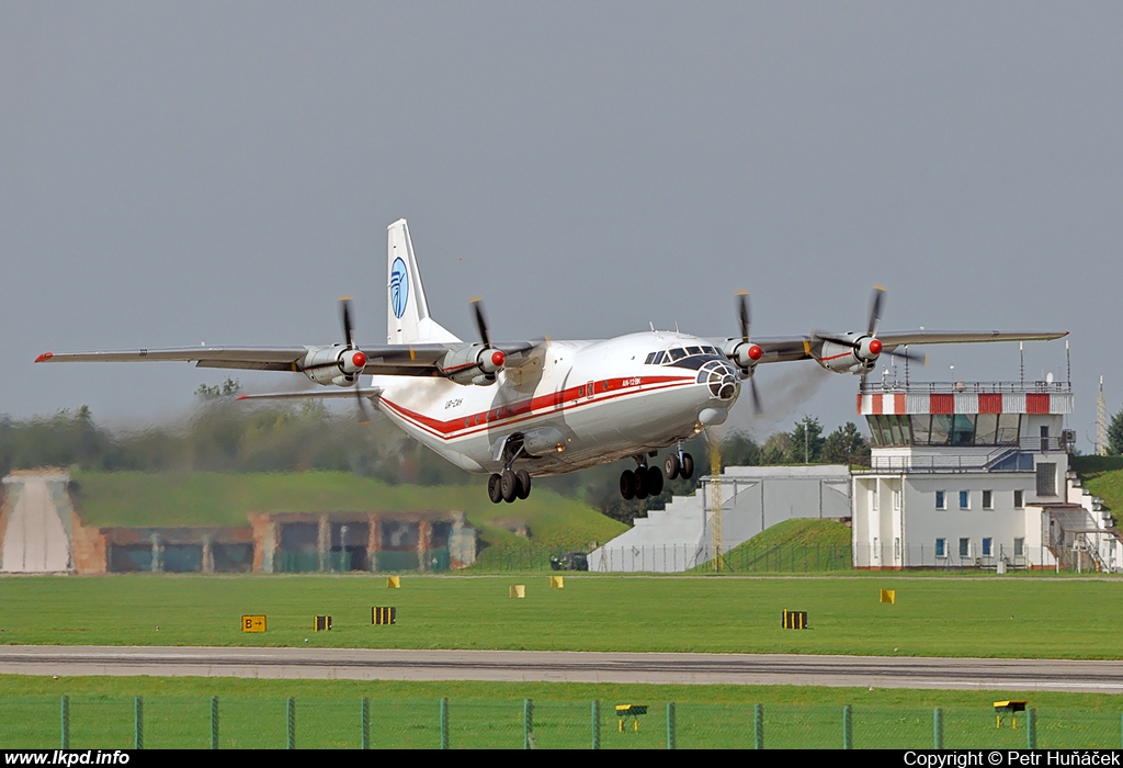 Ukraine Air Alliance – Antonov AN-12BK UR-CAH