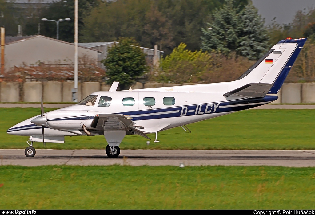 Private/Soukrom – Beech A60 Duke D-ILCY