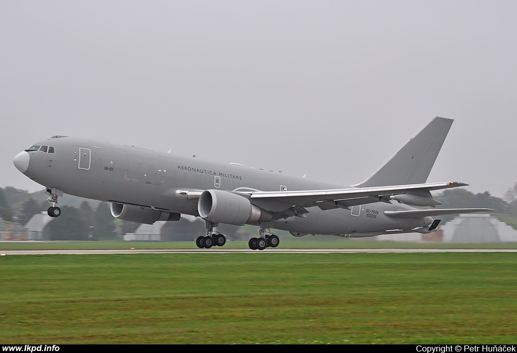 Italy Air Force – Boeing KC-767A (767-2EY/ER) MM62226