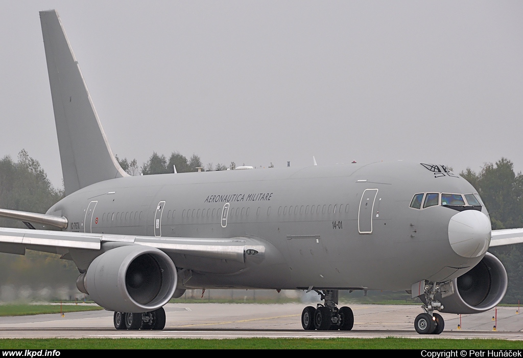 Italy Air Force – Boeing KC-767A (767-2EY/ER) MM62226