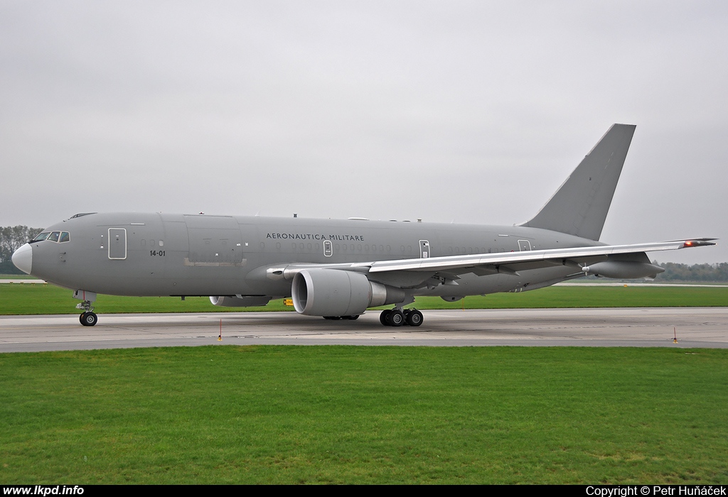 Italy Air Force – Boeing KC-767A (767-2EY/ER) MM62226