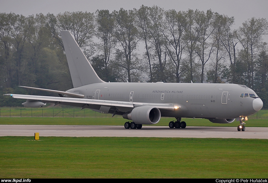 Italy Air Force – Boeing KC-767A (767-2EY/ER) MM62226