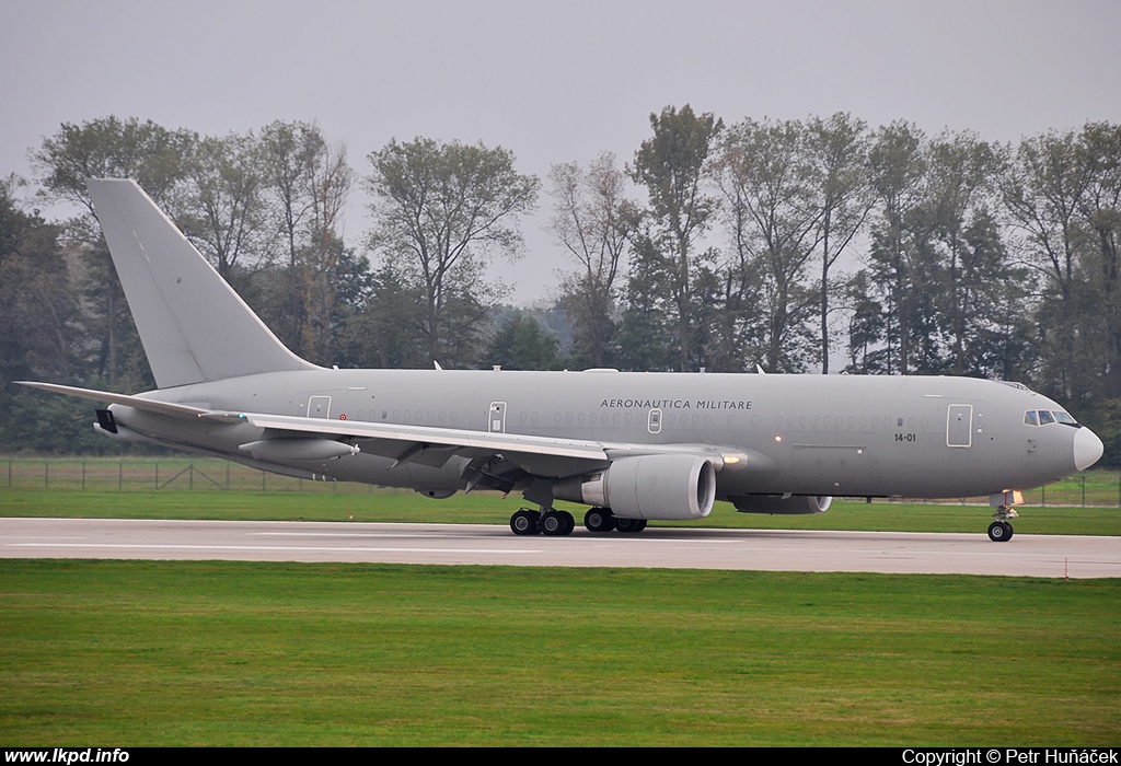 Italy Air Force – Boeing KC-767A (767-2EY/ER) MM62226