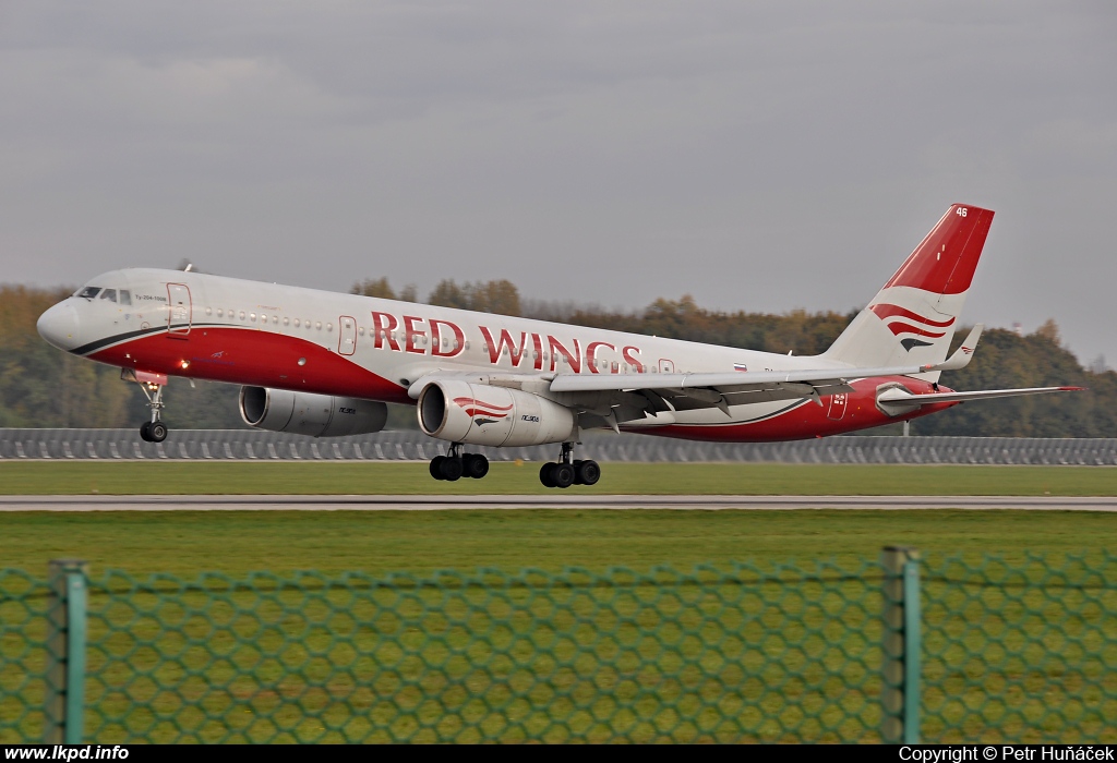 Red Wings – Tupolev TU-204-100V RA-64046