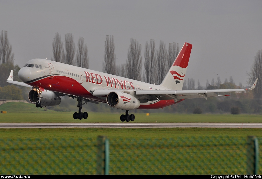 Red Wings – Tupolev TU-204-100V RA-64046