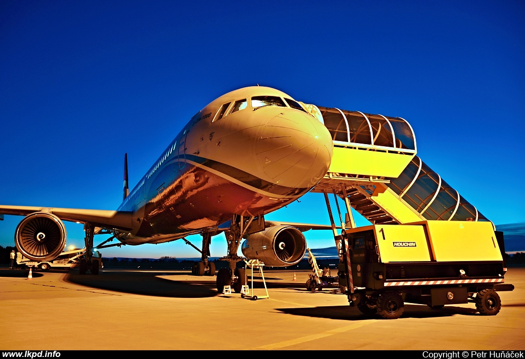 Red Wings – Tupolev TU-204-100 RA-64046