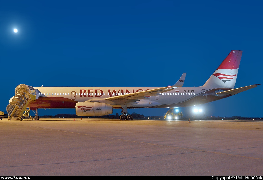 Red Wings – Tupolev TU-204-100V RA-64046