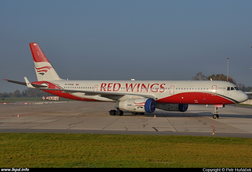 Red Wings – Tupolev TU-204-100V RA-64046